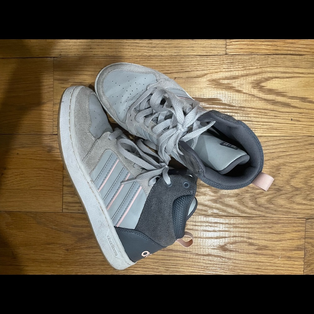 Adidas Hi- Tops Comfy Sneakers 👟